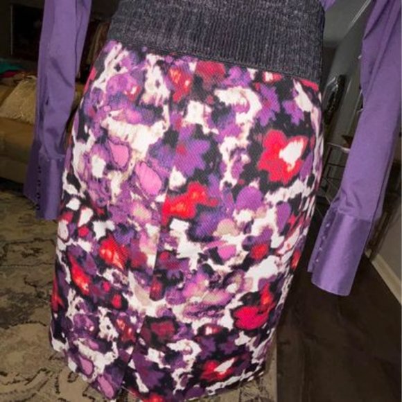 FABULOUS Ann Taylor Floral Watercolor Skirt - Sz 6P - Picture 3 of 4